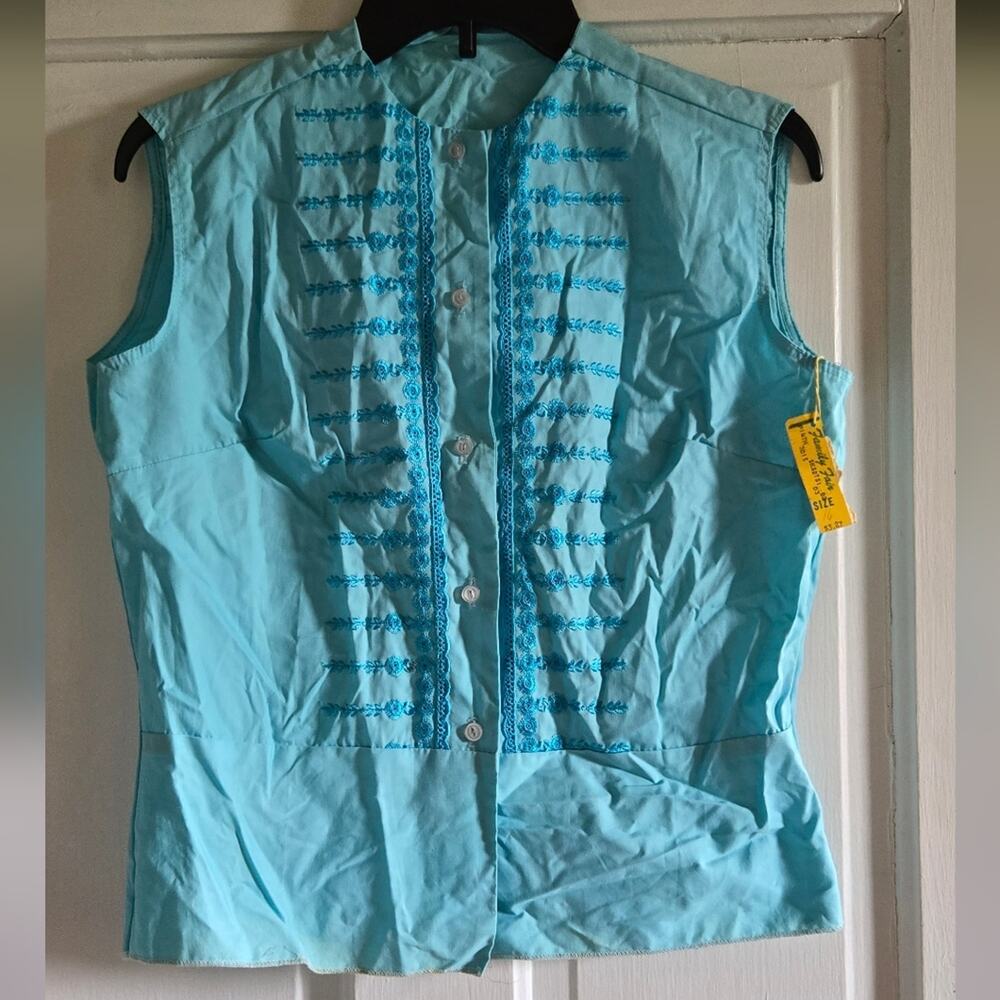 Vintage sleeveless button up eyelet shirt, vintage size 18, approx L NWT